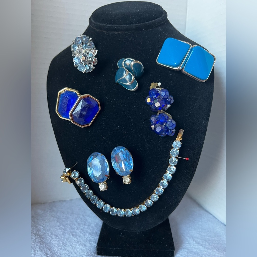 Elegant Vintage Blue Tones Clip-on Earrings and Bracelet Lot